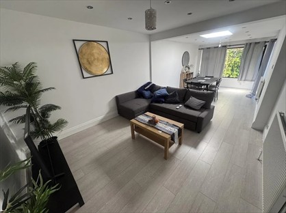 3 Bed Bungalow, St. Andrews Crescent, SL4