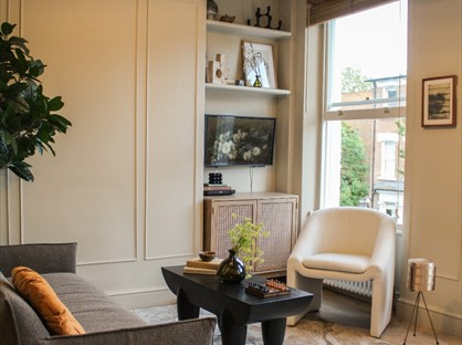 1 Bed Flat, Minford Gardens, W14