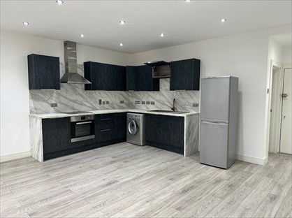 1 Bed Flat, Streatham High Road, SW16