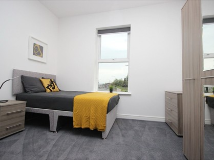 Room in a Shared House, Old Hall Street, BL4