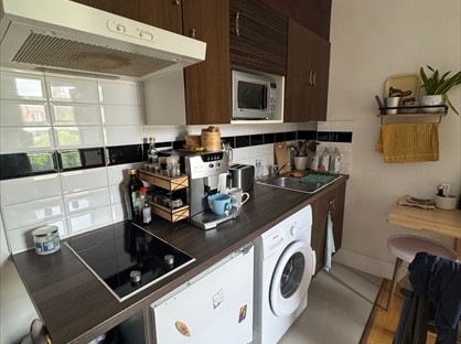 Studio Flat, Baldry Gardens, SW16