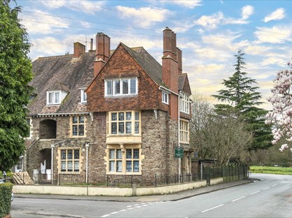 Bedsit, Henleaze Road, BS9