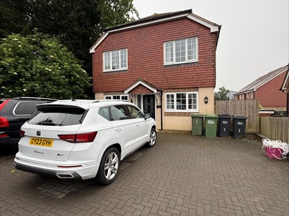 4 Bed Detached House, Stockton View, TN37