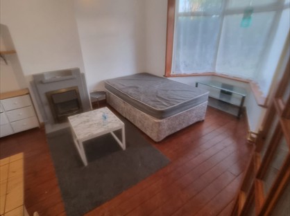 Room in a Shared House, York Road, B28