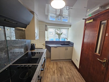 6 bed room for rent in Room in a Shared House, Wellingborough, NN8