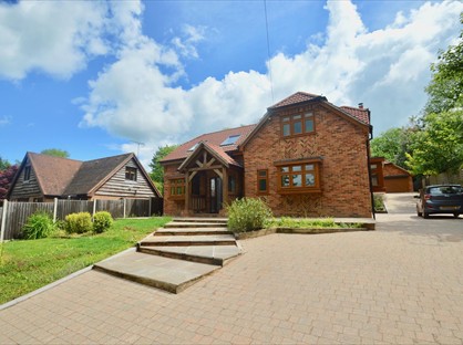 5 Bed Detached House, Rhododendron Avenue, DA13