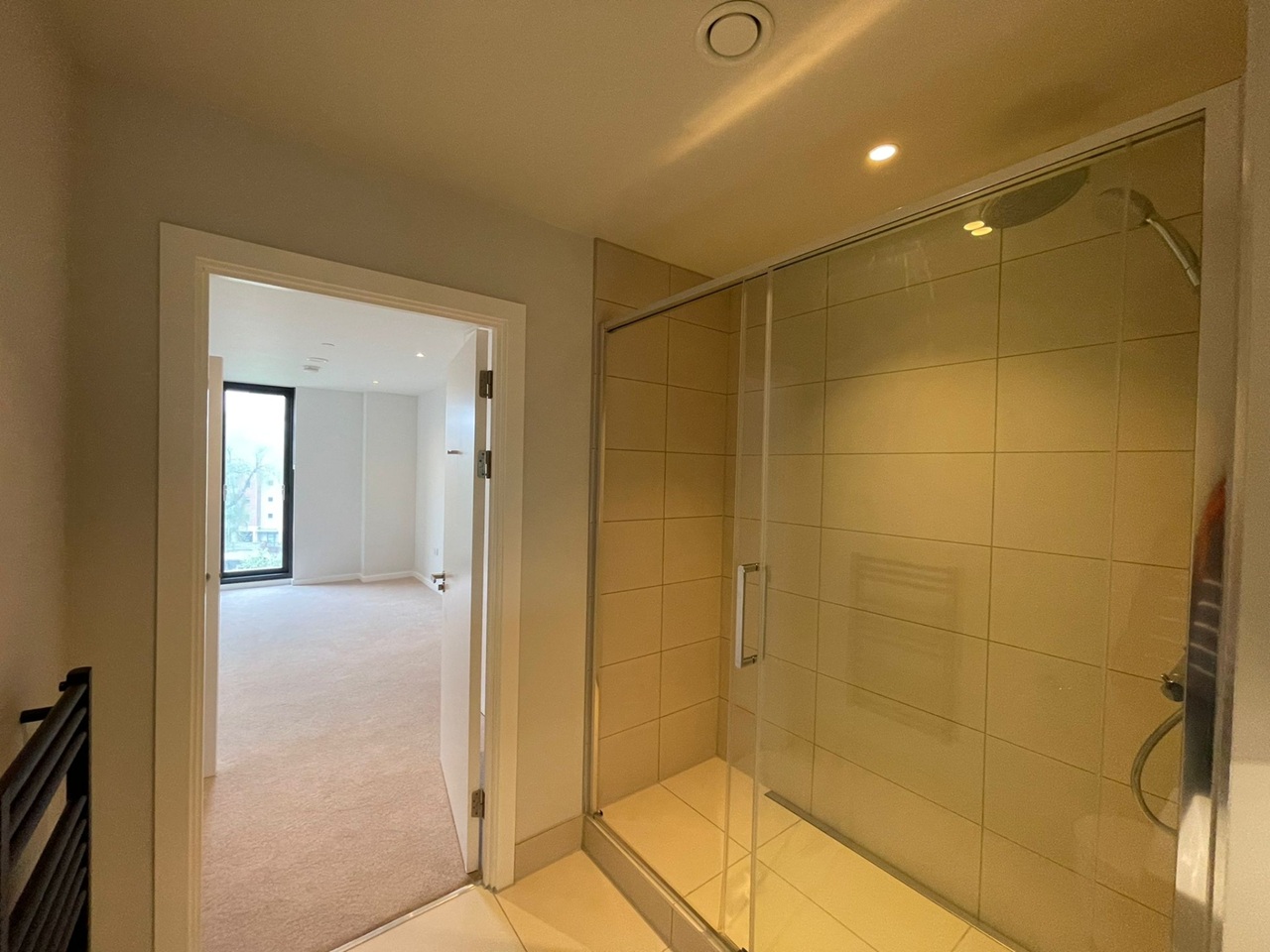 2 Bed Flat, Aspin Lane, M4 photo 2