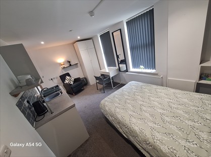 Studio Flat, Lower Bethesda Street, ST1