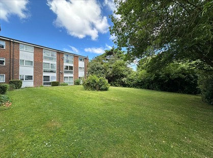 2 Bed Flat, Leaf Grove, SE27
