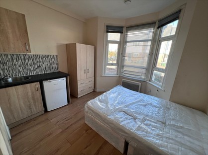 Studio Flat, Lower Road, DA17