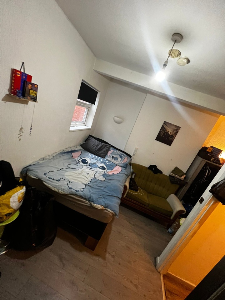 Studio Flat, Alcester Road, B13, N1 7GU