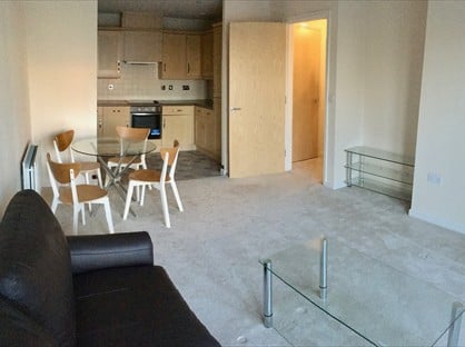 2 Bed Flat, Parkhouse Court, AL10