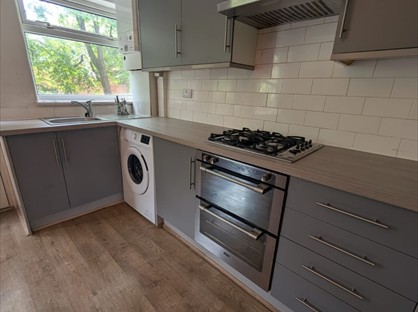 3 Bed Semi-Detached House, Kelso Gardens, LS2