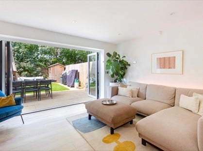 4 Bed Terraced House, Faren Terrace, CR4
