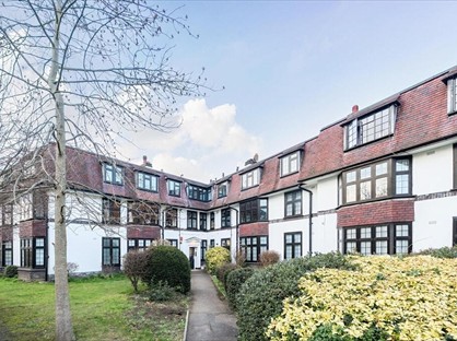 2 Bed Flat, Effingham Lodge, KT1