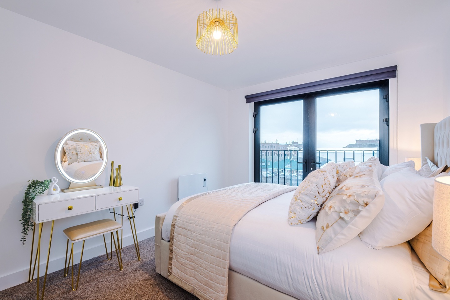 2 Bed Flat, Bastion Point, L3 photo 3