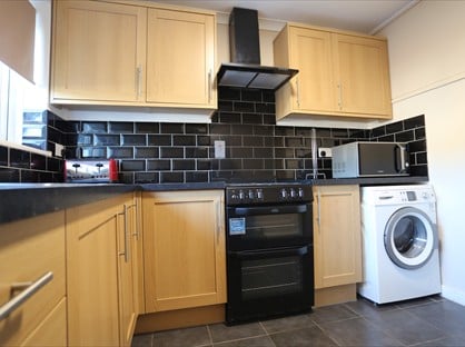 1 Bed Maisonette, Frayslea, UB8