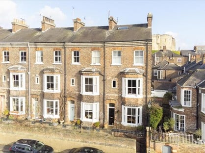 4 Bed End Terrace, South Esplanade, YO1