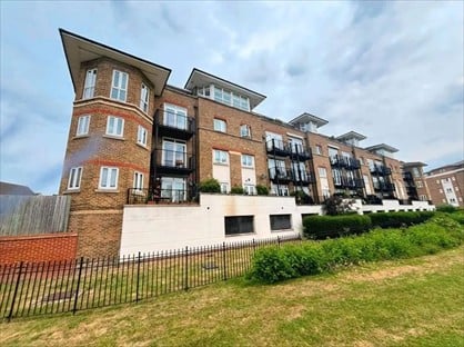 2 Bed Flat, Lady Aylesford Avenue, HA7