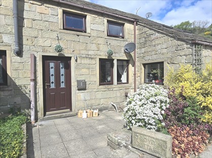 3 Bed Terraced House, Royd Cottages, OL14