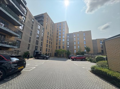 1 Bed Flat, Denman House, TW14