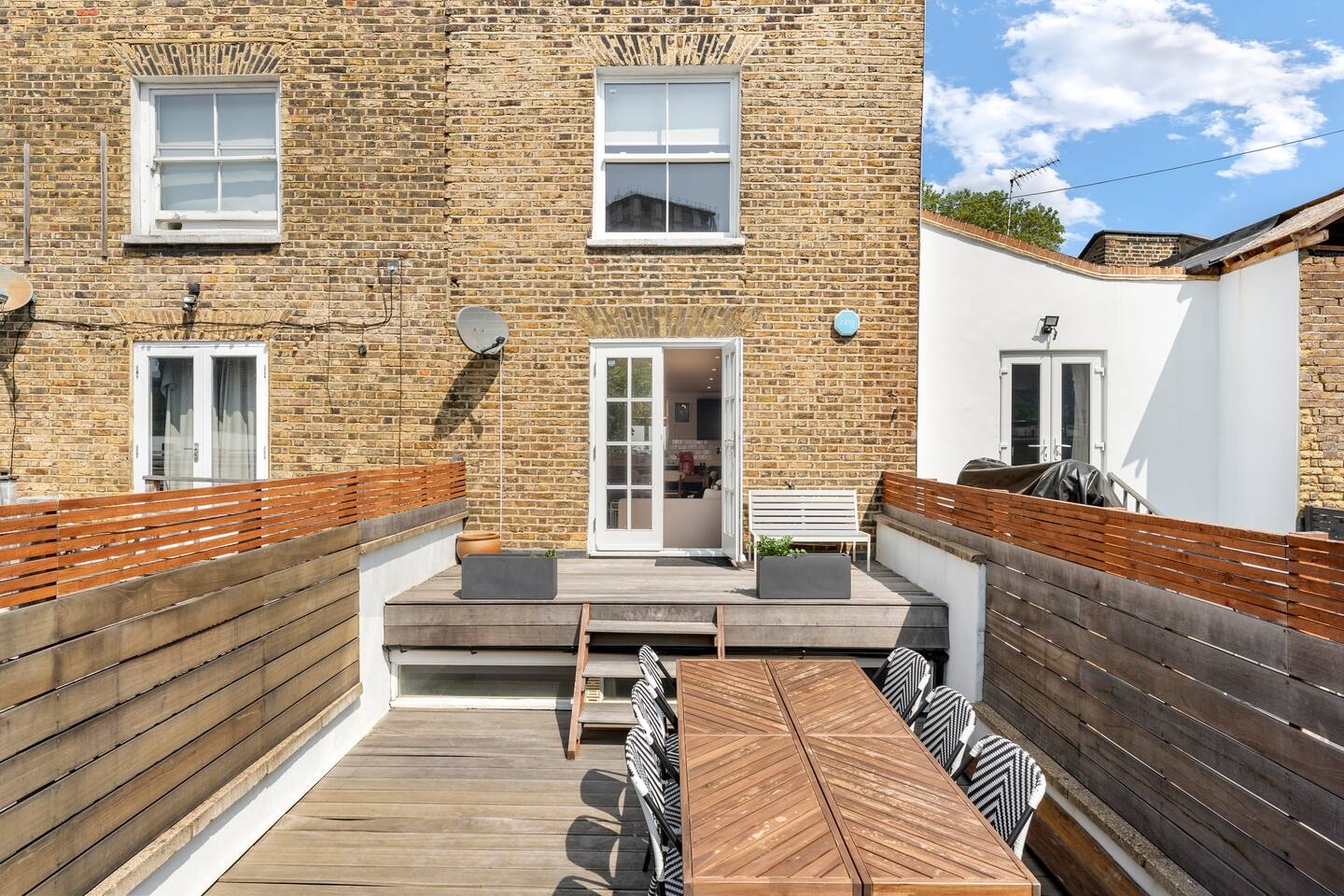 2 Bed Flat, Chalk Farm Road, NW1 photo 3