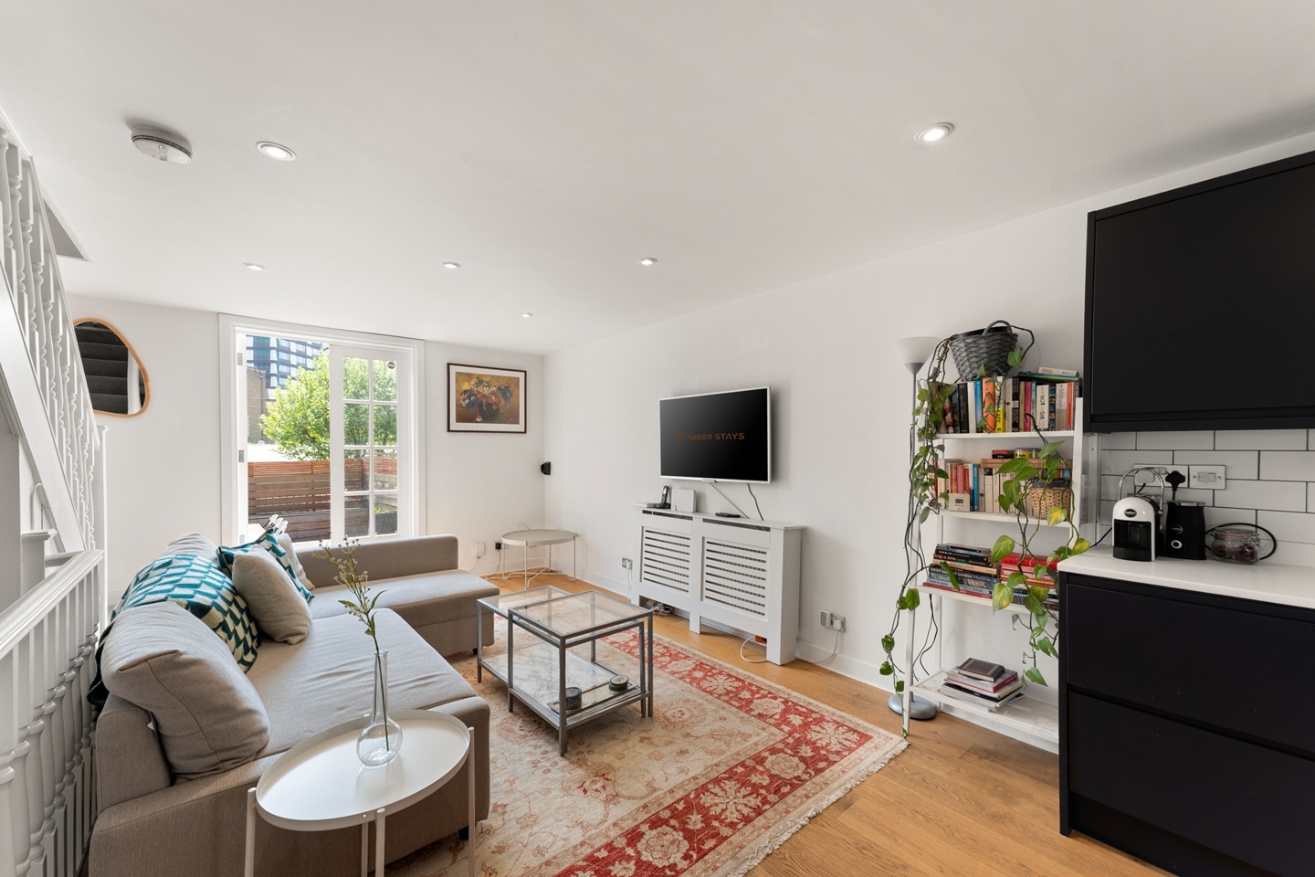 2 Bed Flat, Chalk Farm Road, NW1