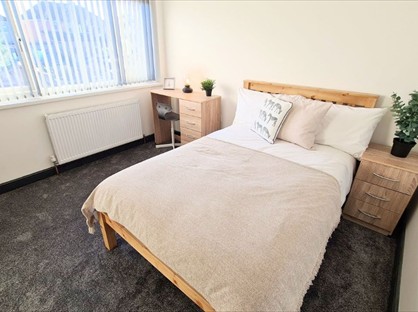 Room in a Shared House, Hill Top Road, B31