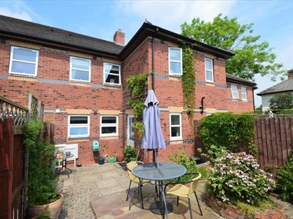 3 Bed Terraced House, Sarnia Court, HR6