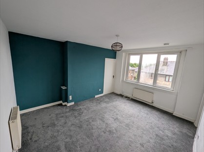 2 Bed Flat, Adamson Crescent, KY12