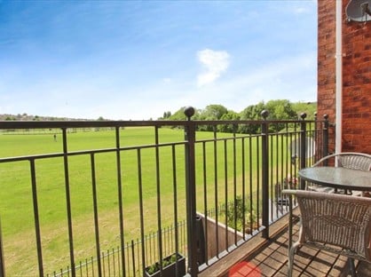 3 Bed Terraced House, The Pavilions, BS4