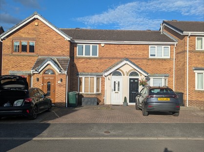 2 Bed Terraced House, Wentworth Avenue, HD8