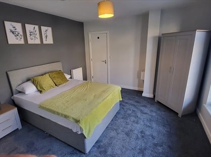 Room in a Shared House, Rawmarsh Hill, S62