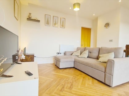 2 Bed Flat, Solomons Hill, WD3