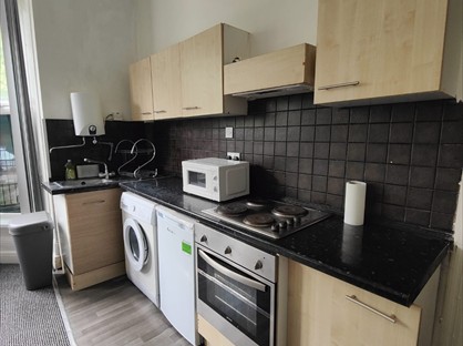 Studio Flat, Hyde Park Road, LS6