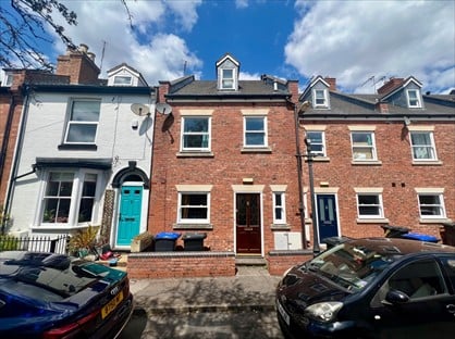 6 Bed Terraced House, Gordon Street, CV31