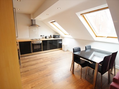 3 Bed Flat, Back Broomfield Crescent, LS6