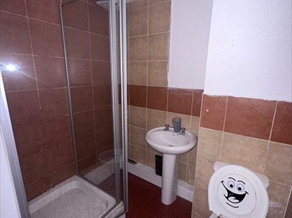 Studio Flat, Ladywell Close, BD5