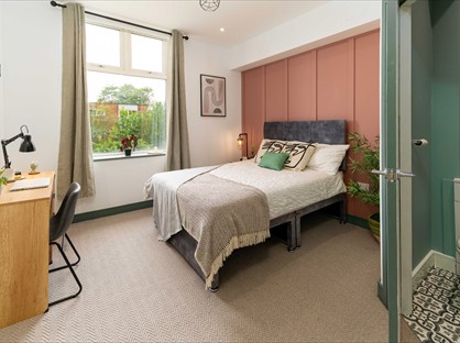 Room in a Shared House, Walmersley Road, BL9