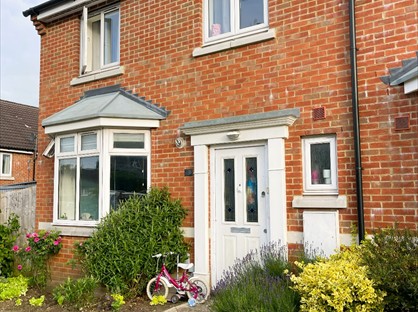 4 Bed Semi-Detached House, Barnacres Road, HP3