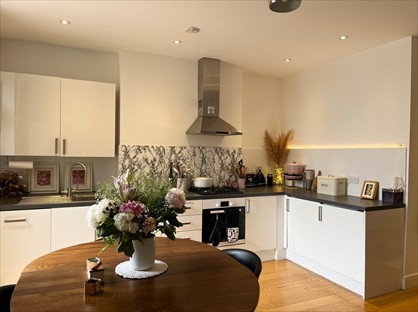 2 Bed Flat, Piemonte Walk, SW6