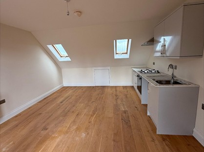1 Bed Flat, Park Close, NW10