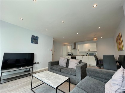 2 Bed Flat, Bath Road, TW5