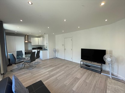 1 Bed Flat, Bath Road, TW5