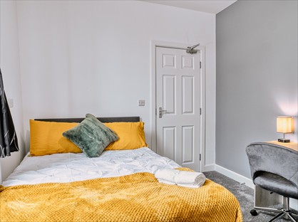Room in a Shared House, Albemarle Street, OL6