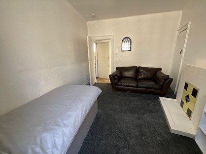 Studio Flat, First Floor Left, AB25