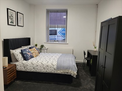 Room in a Shared House, Pine Street South, BL9