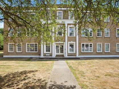 2 Bed Flat, Vanbrugh Fields, SE3