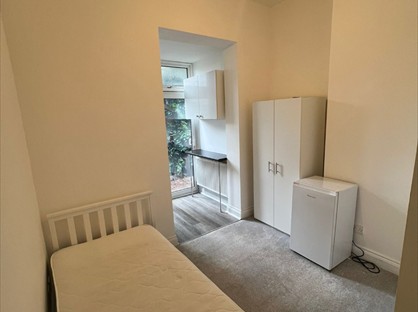 Studio Flat, Lichfield Grove, N3