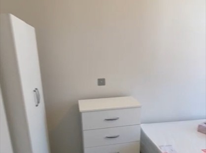 Room in a Shared House, Peel House, RH12